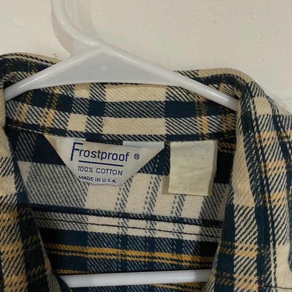 Plaid Button-Up Shirt frostproof large - Picture 2 of 4
